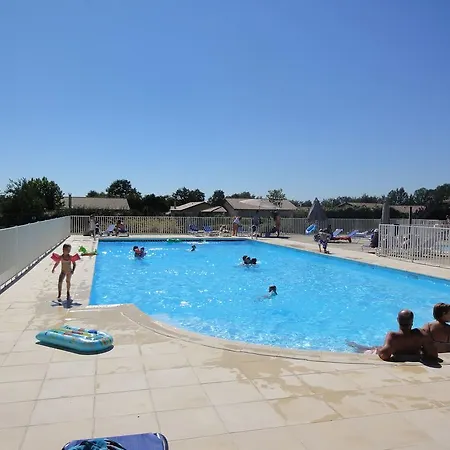 Luxe In With Bbq Garden * Les Forges (Deux-Sevres)